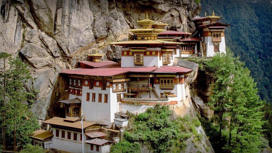 cheapest bhutan tour from delhi